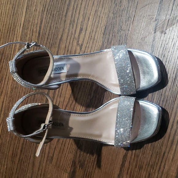 Steve Madden Silver Diamond Platform Heels - Picture 15 of 15